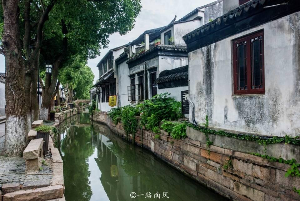 《我的大叔》赵又廷、张子枫路透曝光，网友吐槽像父女！